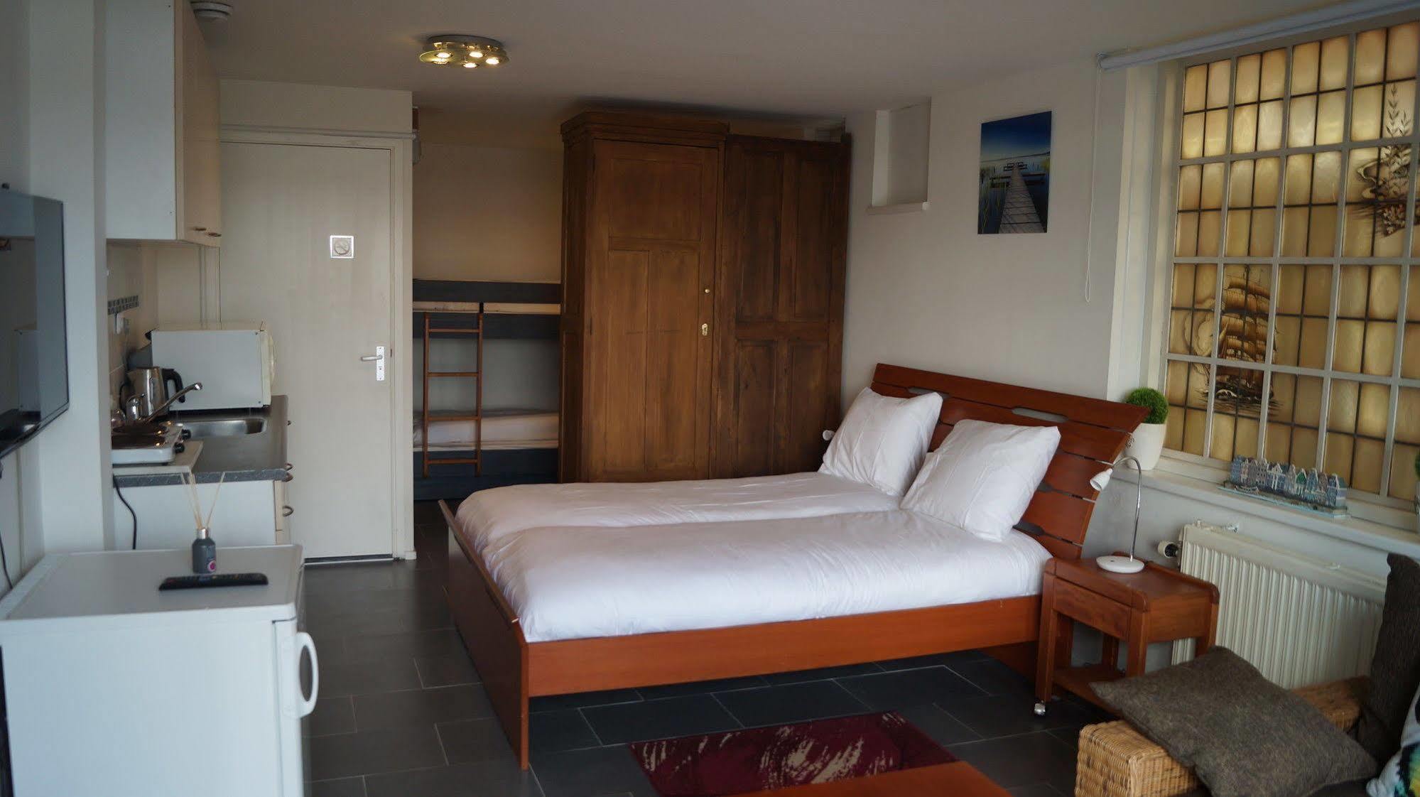 Budget Hotel De Witte Hoeck Amsterdam Wormerveer Exterior photo