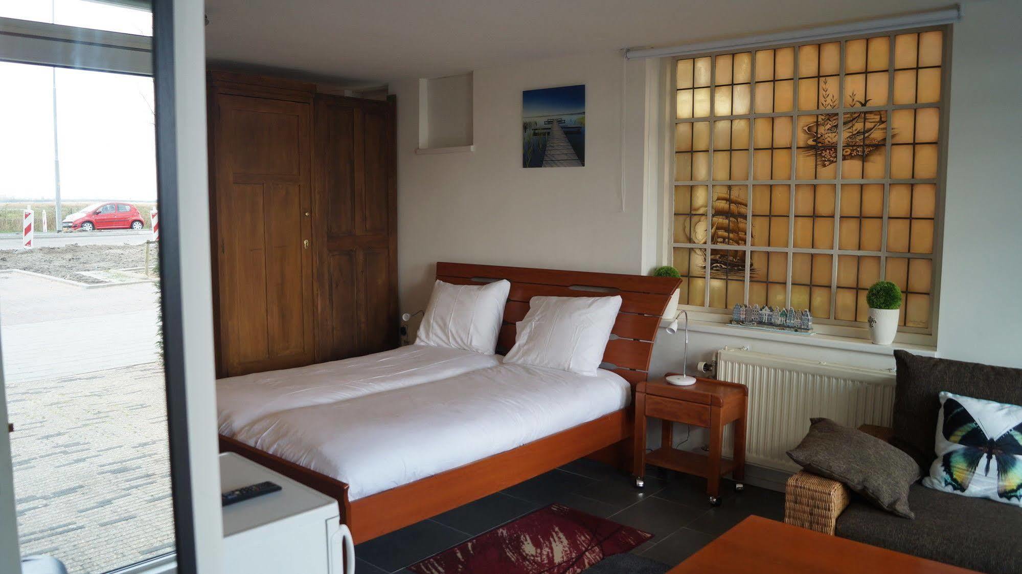 Budget Hotel De Witte Hoeck Amsterdam Wormerveer Exterior photo